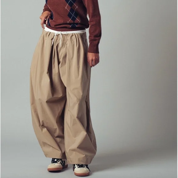 NEW! Urban Daisy Contrast Waist Cocoon Leg Khaki Pants, Women's Size’s S,M & L - Picture 9 of 9